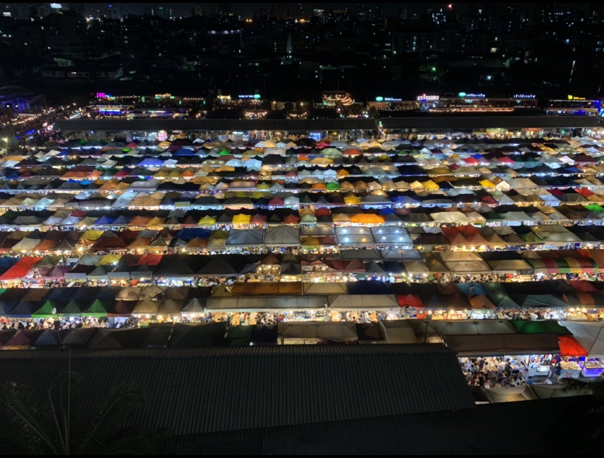 タイの有名なナイトマーケット